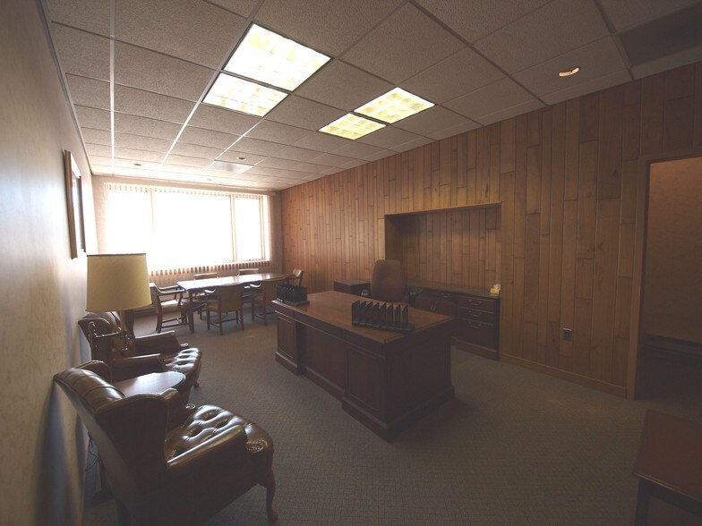 More Photos Of 2 E Long Ave, Dubois Coworking Space