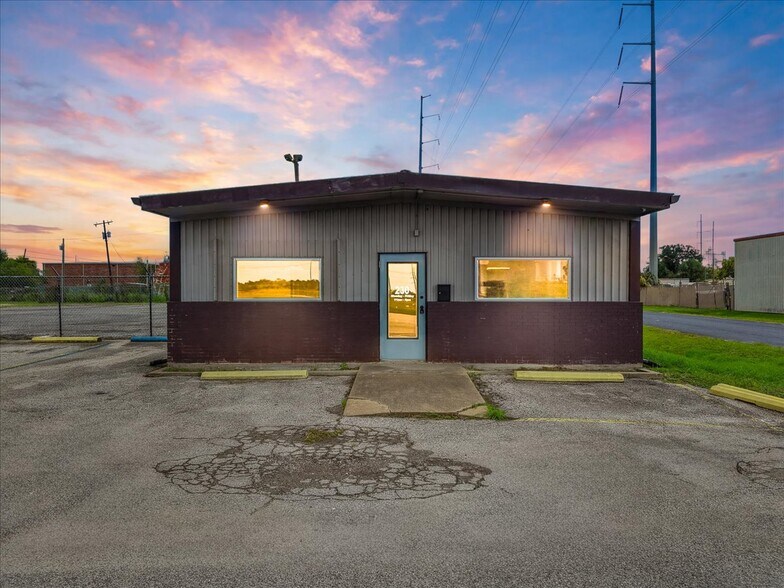 Primary Photo Of 230 Highway 146 S, Texas City Auto Dealership For Sale