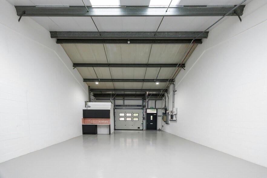 More Photos Of 10 Prestons Rd, London Unknown For Lease