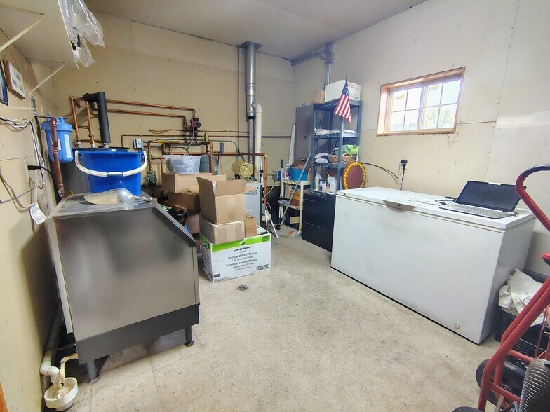 More Photos Of 71 N Grant St, Glidden Restaurant For Sale