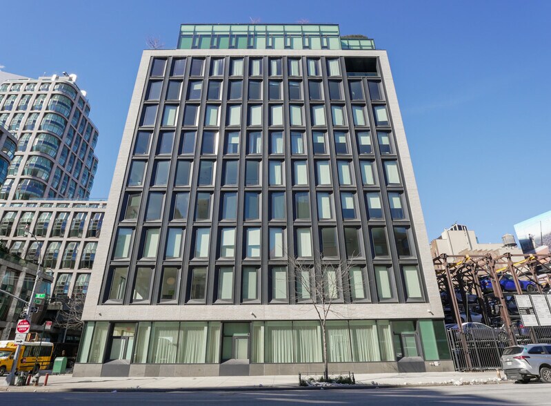 More Photos Of 155 10th Ave, New York Apartments For Lease