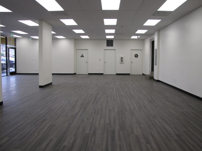 More Photos Of 3500 Overland Ave, Los Angeles General Retail For Lease