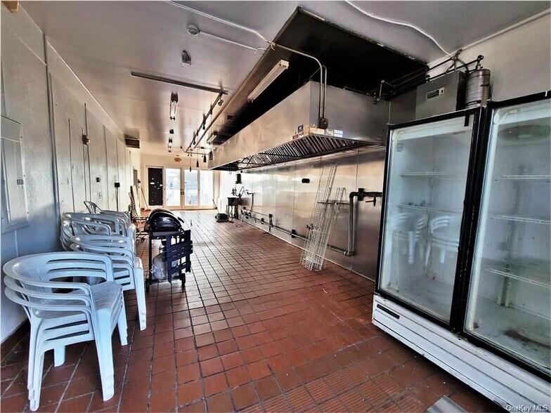 More Photos Of 1 Horseshoe Lake Rd, Kauneonga Lake Restaurant For Sale