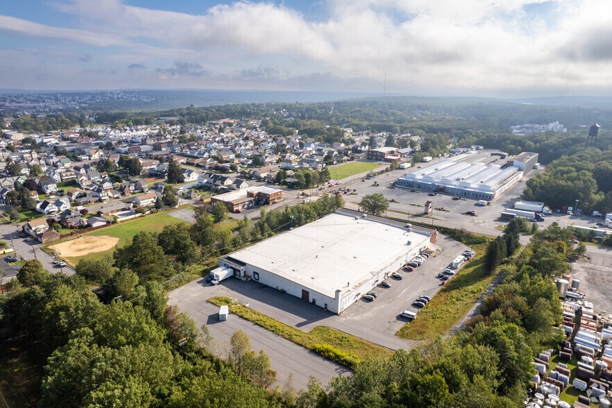 More Photos Of 600 S Poplar St, Hazleton Service For Lease