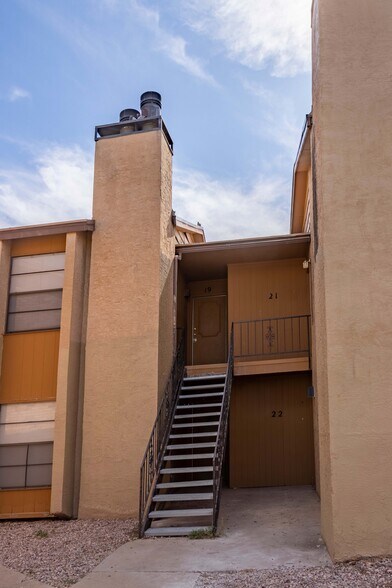 More Photos Of 1102 Sherman Ave, Levelland Apartments For Sale