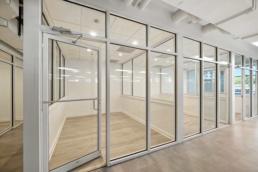 More Photos Of 320 1st St N, Jacksonville Beach Office Residential For Lease