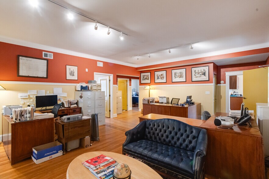 More Photos Of 407 W Pennsylvania Ave, Towson Office For Sale