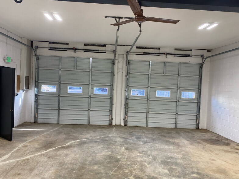 More Photos Of 134 Cockeysville, Cockeysville Warehouse For Lease