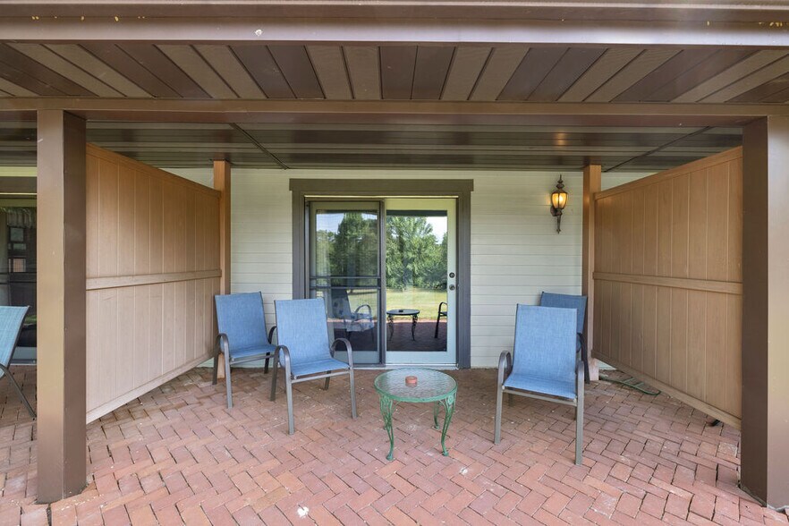 More Photos Of 40 Hospital Rd, Gettysburg Hotel For Sale