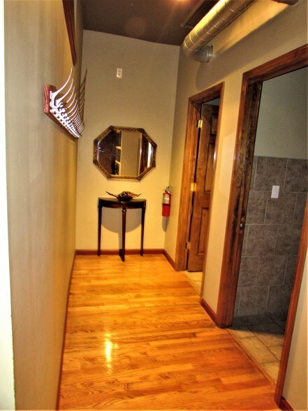 More Photos Of 6931 Gravois Ave, Saint Louis Restaurant For Sale