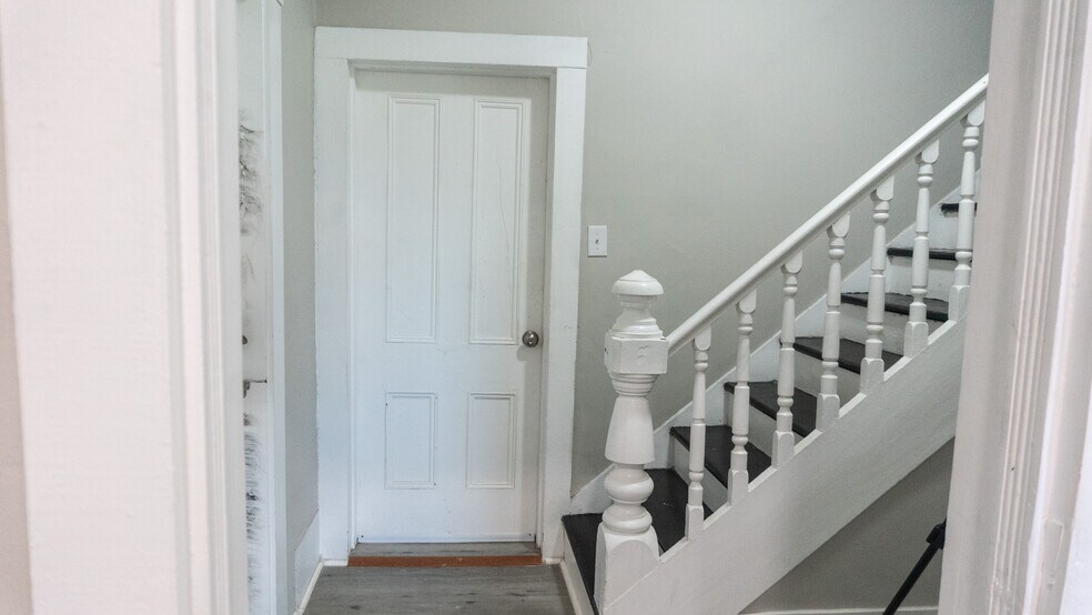 More Photos Of 927 Apple St, Winston-Salem Multifamily For Sale