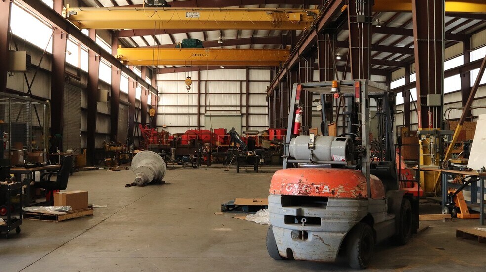 More Photos Of 6935 Brittmoore Rd, Houston Warehouse For Lease