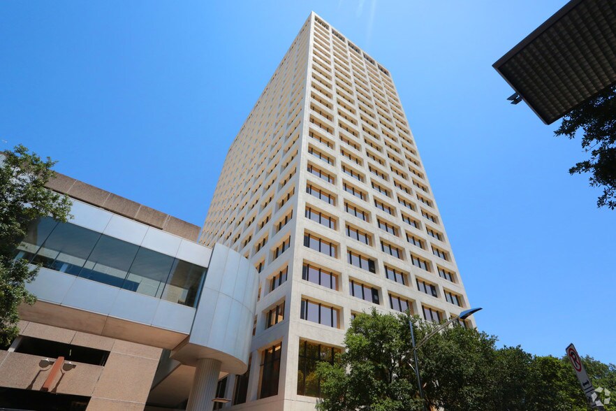 More Photos Of 2700 Post Oak Blvd, Houston Office For Lease