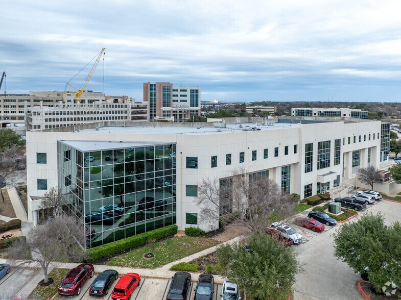 More Photos Of 12201 Renfert Way, Austin Medical For Lease