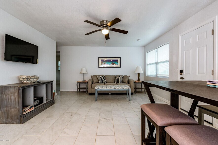 More Photos Of 112 N Peninsula Dr, Daytona Beach Apartments For Sale