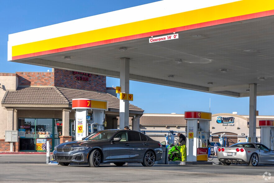 More Photos Of 936 E Mission Rd, Fallbrook Freestanding For Lease