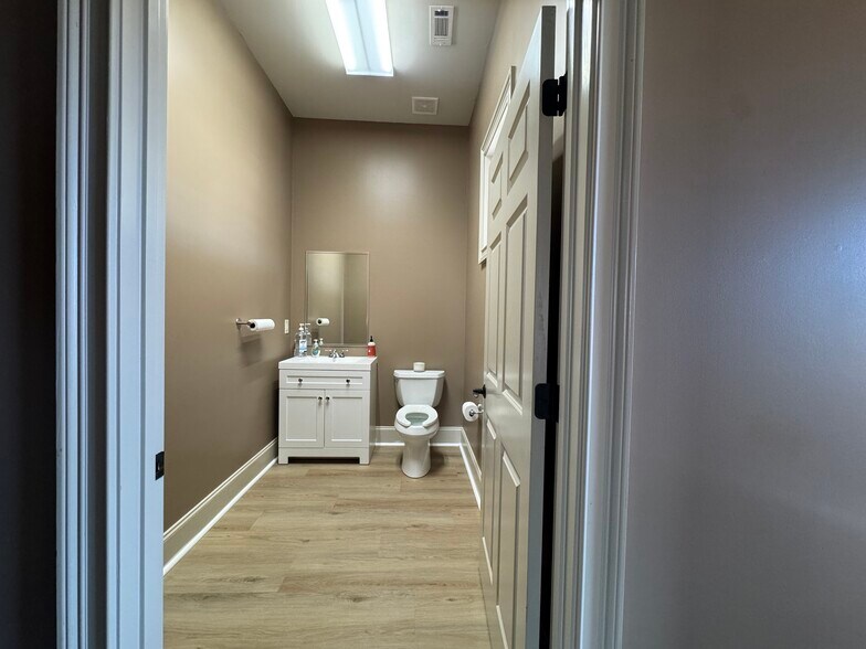More Photos Of 110 Harmony Crossing, Eatonton Medical For Lease