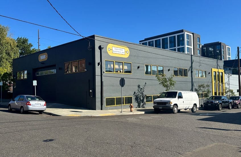 More Photos Of 820 SE Washington St, Portland Industrial For Lease