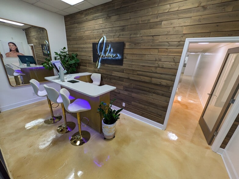 More Photos Of 1051 Johnnie Dodds Blvd, Mount Pleasant Medical For Sale