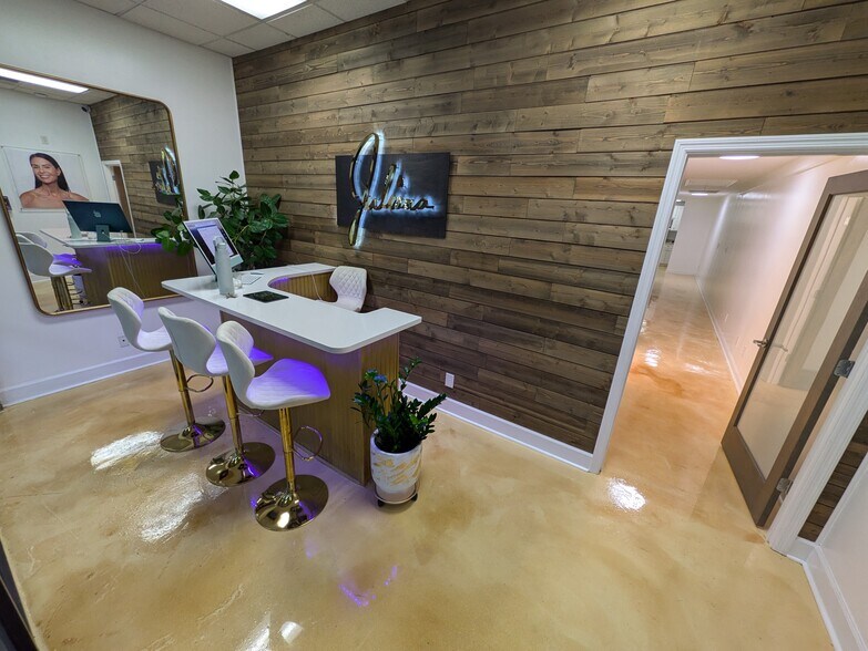 More Photos Of 1051 Johnnie Dodds Blvd, Mount Pleasant Medical For Sale