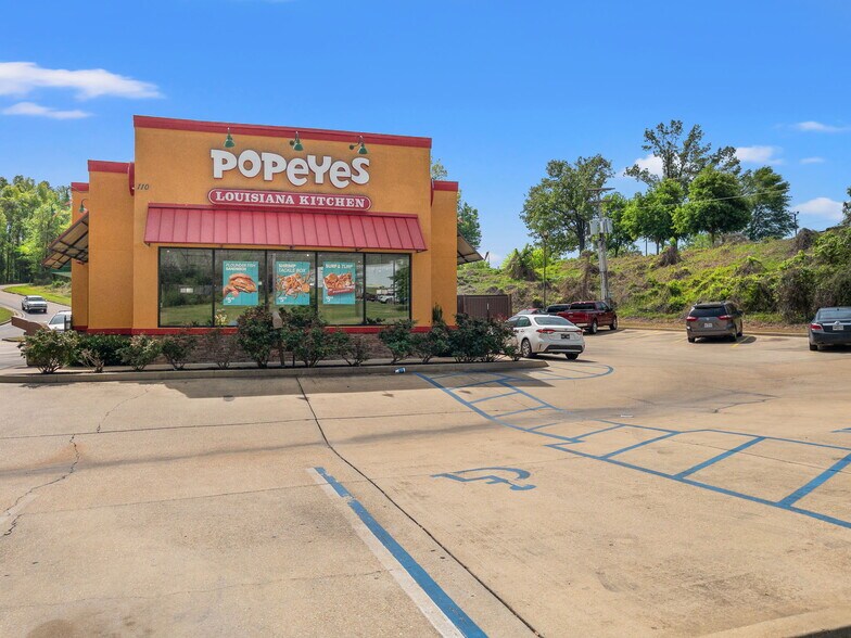 More Photos Of 110 State Highway 30 W, New Albany Restaurant For Sale