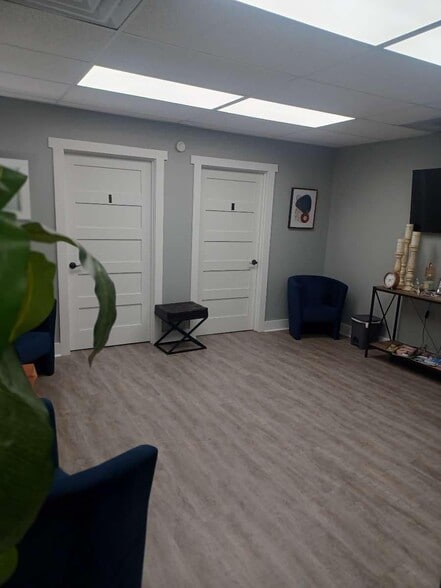 More Photos Of 8218 Hazelbrand Rd NE, Covington Office Residential For Sale