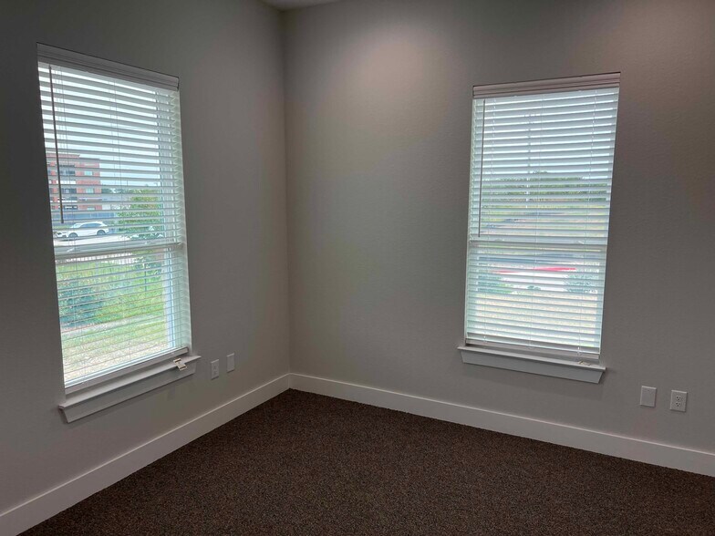 More Photos Of 2951 FM 1460, Georgetown Office For Sale