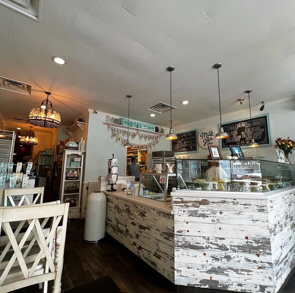 More Photos Of 5466-5484 Wilshire Blvd, Los Angeles Office For Lease