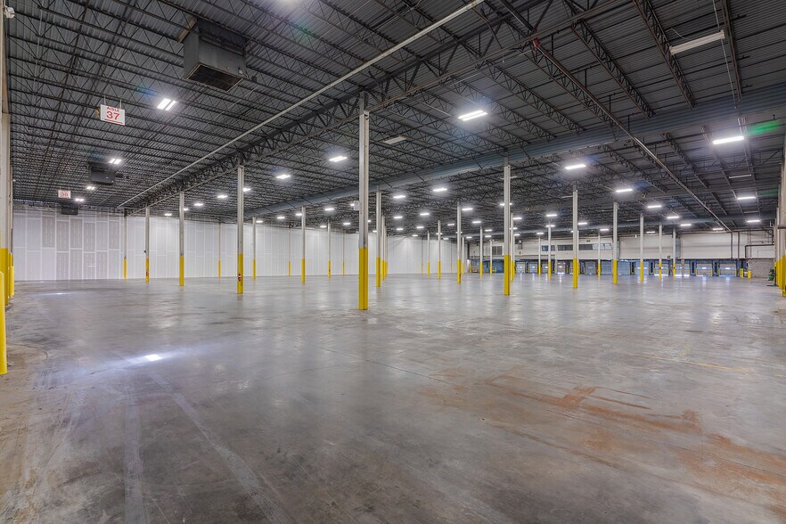 More Photos Of 2251 Sylvan Rd, East Point Warehouse For Lease