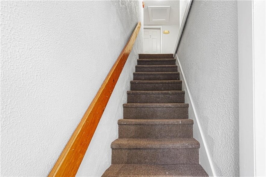 More Photos Of 82 Pond St, West Warwick Apartments For Sale