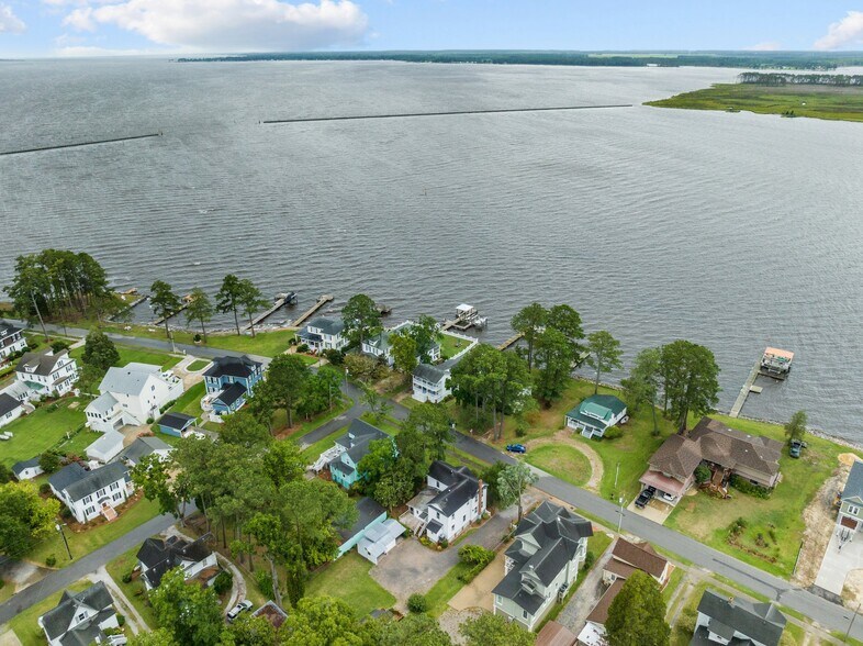 More Photos Of 567 E Water St, Belhaven Hospitality For Sale