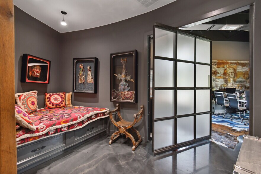 More Photos Of 3330 W Cypress St, Tampa Office For Sale