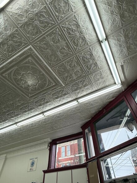 More Photos Of 4185-4187 Hamilton Ave, Cincinnati Storefront Retail Residential For Lease