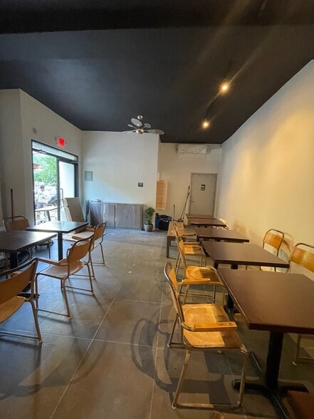 Primary Photo Of 172 S 2nd St, Brooklyn Storefront For Lease