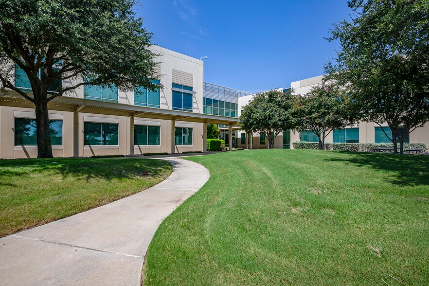 More Photos Of 13500 Heritage Pky, Fort Worth Office For Lease