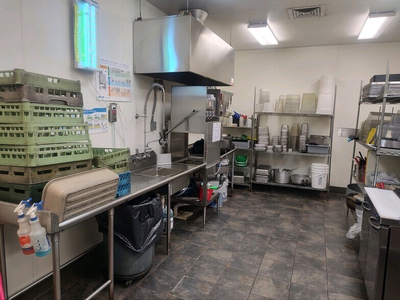 More Photos Of 1015 Tower Ave, Superior Restaurant For Lease