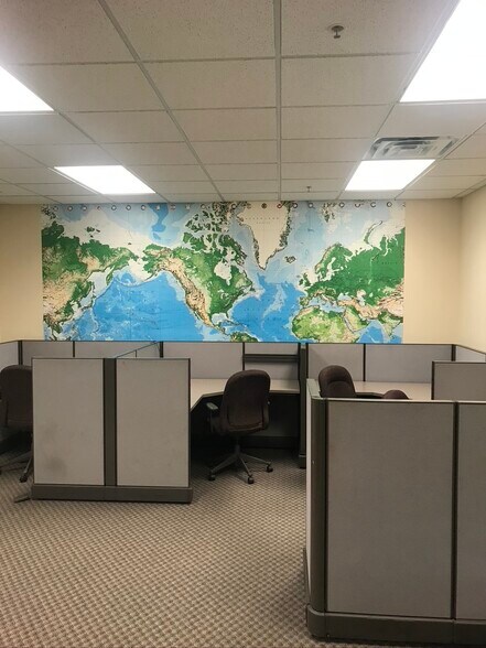 More Photos Of 1459B Field Park Cir, Marietta Flex For Lease