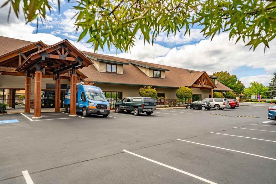 More Photos Of 1879 Williams Hwy, Grants Pass Medical For Sale