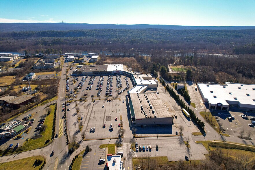 More Photos Of 111 Hulst Dr, Matamoras Unknown For Lease