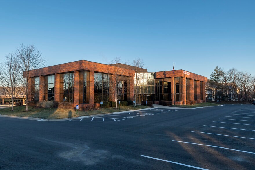 More Photos Of 10990 Quivira Rd, Overland Park Office For Lease