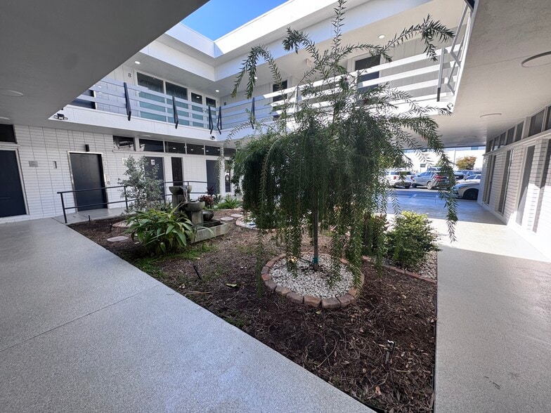 More Photos Of 2700 S Tamiami Trl, Sarasota Medical For Lease