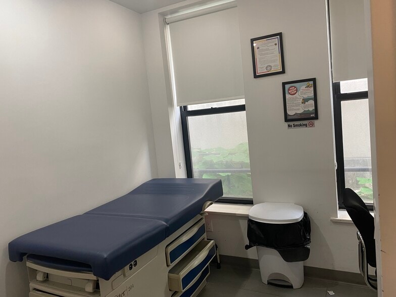 More Photos Of 10-11 49th Ave, Long Island City Storefront Retail Office For Sale