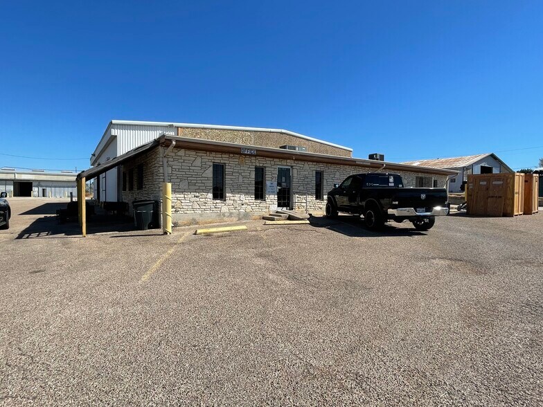 More Photos Of 5401 E Veterans Memorial Blvd, Killeen Warehouse For Lease