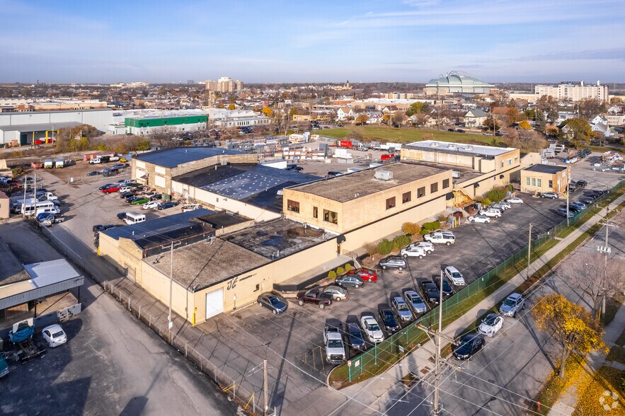 Primary Photo Of 1549 S 38th St, Milwaukee Warehouse For Lease