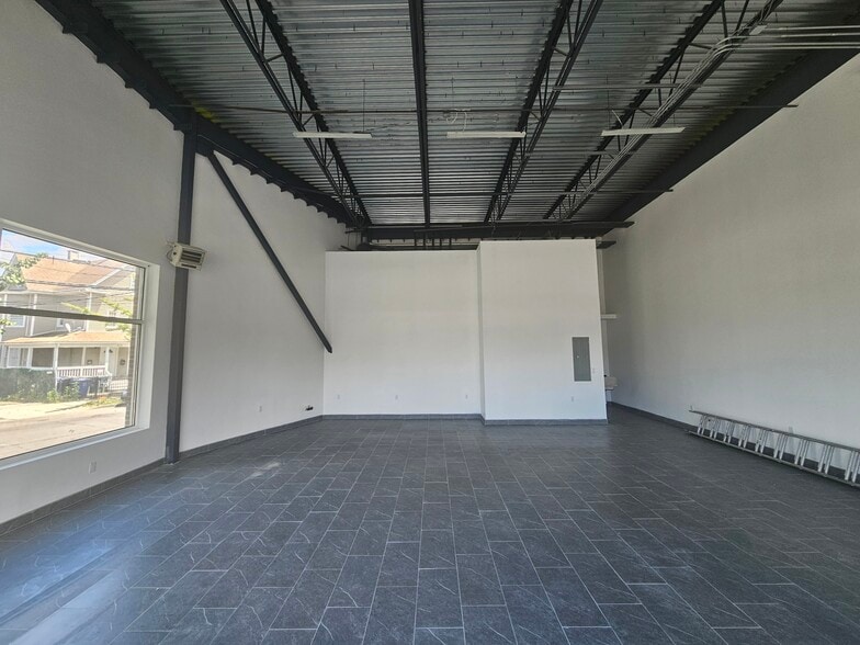 More Photos Of 937 State St, Bridgeport Storefront For Lease
