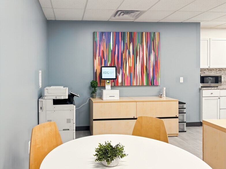 More Photos Of 1200 Valley West Dr, West Des Moines Coworking Space
