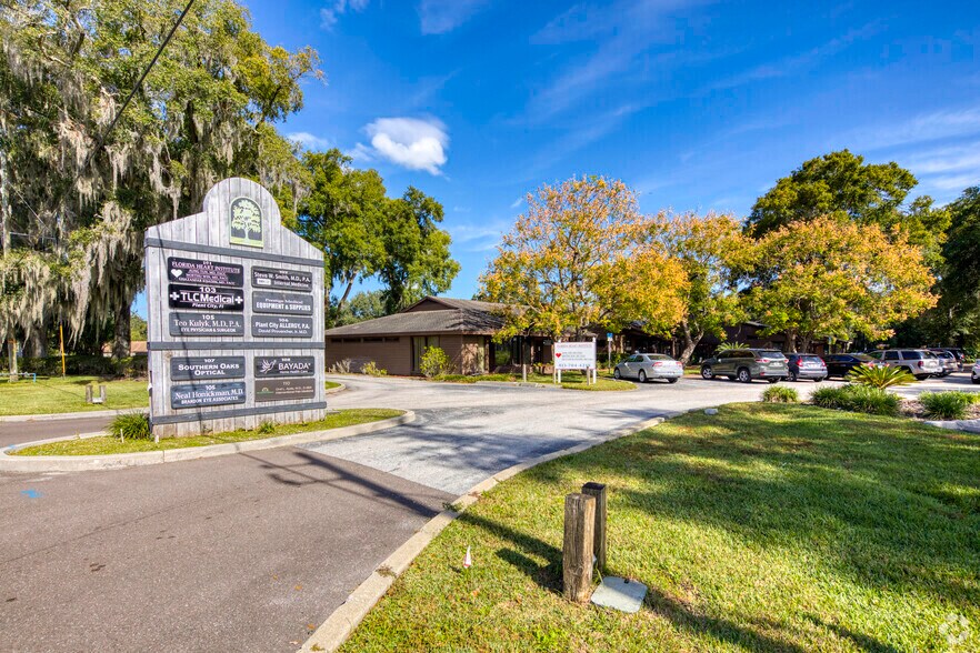More Photos Of 101-110 Southern Oaks Dr & Thonotosassa Rd & Baker St, Plant City Medical For Lease