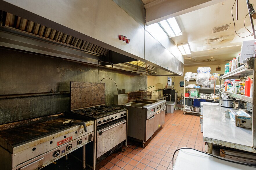 More Photos Of 1903 Baytree Pl, Valdosta Restaurant For Sale