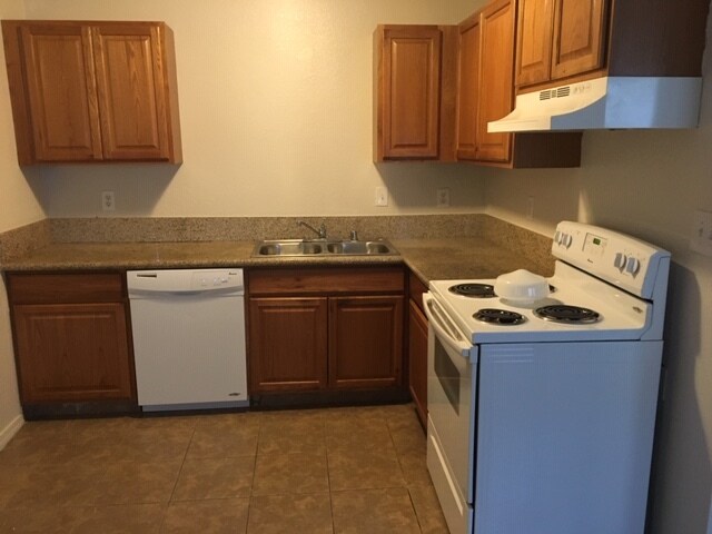 More Photos Of 20961 83rd St, California City Apartments For Sale