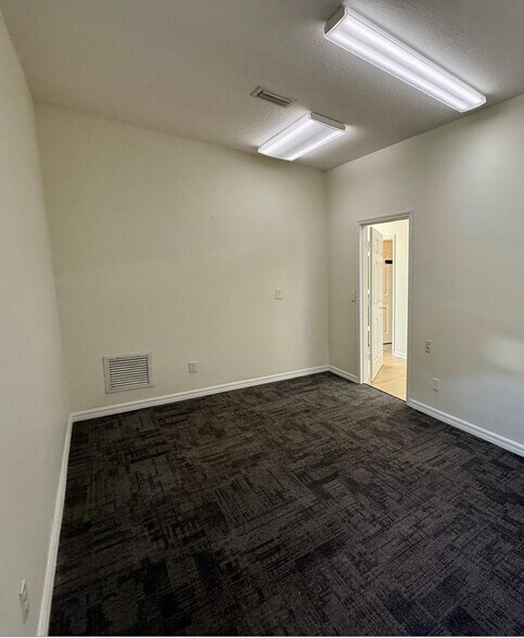 More Photos Of 4426-4428 5th W st, Bradenton Medical For Sale